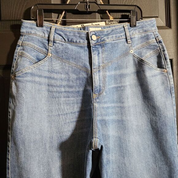 Wrap London Relaxed High Waisted Relaxed Stretch Tapered Jeans - Picture 10 of 16